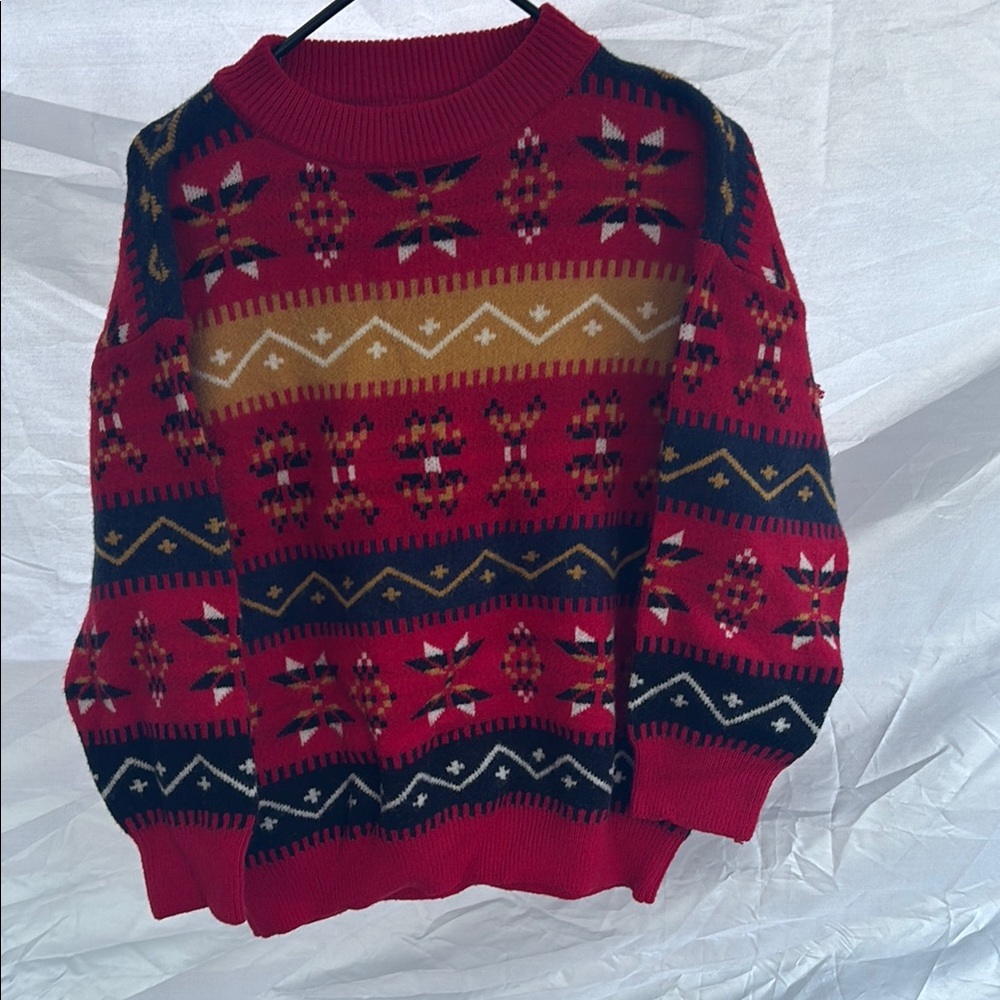 Source Unknown Red Patterned Crew Neck Sweater